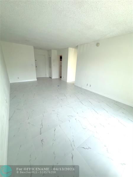 Foto del edificio - 720 Orton Ave