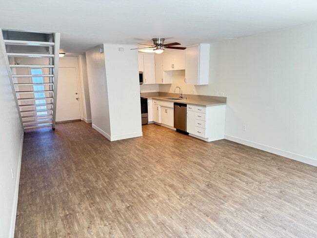 Interior Photo - Batavia Gardens