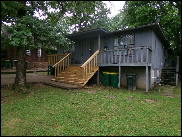 Building Photo - 610 S Maple St