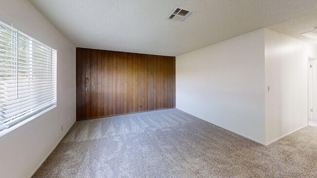 Foto del edificio - 472 E Roosevelt St