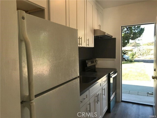 Foto del edificio - 822 Vallombrosa Dr