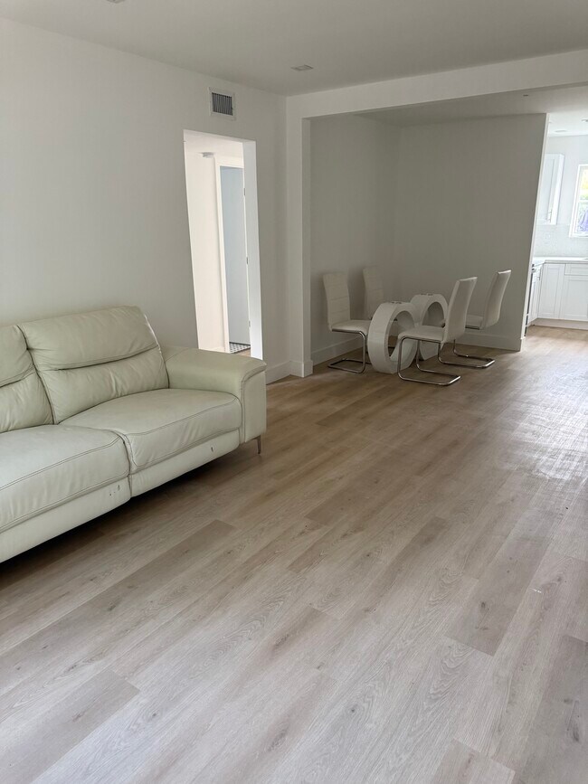 Foto del edificio - 2520 SW 27th St