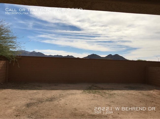Building Photo - 26221 W Behrend Dr