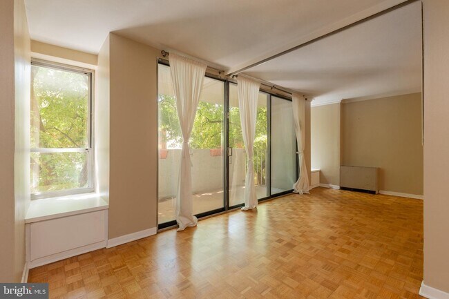 Building Photo - 224-30 W Rittenhouse Square