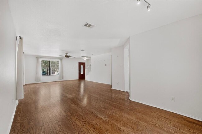 Foto del edificio - 11517 Chatam Berry Ln