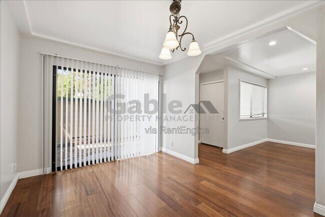 Foto del edificio - 23554 Newhall Ave