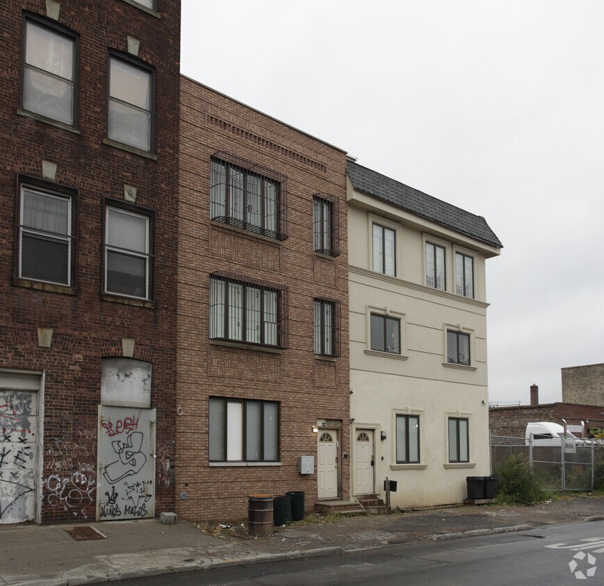 Foto del edificio - 114 Sandford St