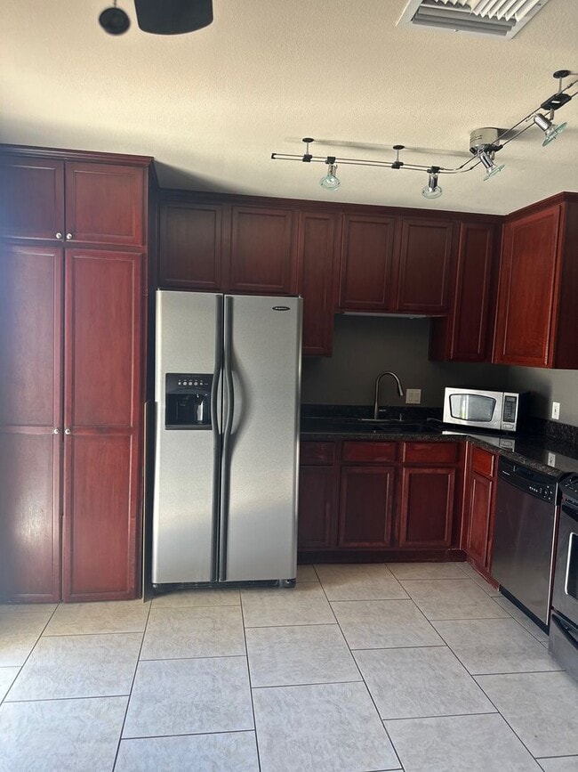 Foto del edificio - Discover this Charming 2-Bedroom - Tempe -...