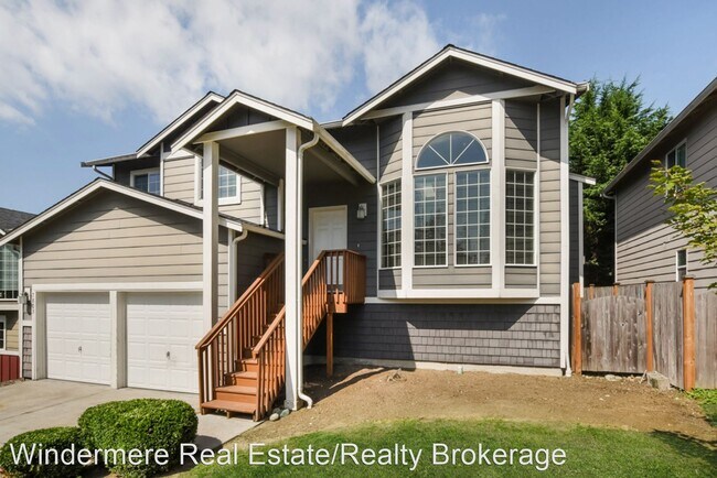 Building Photo - 4 br, 2.5 bath House - 7803 32nd St NE