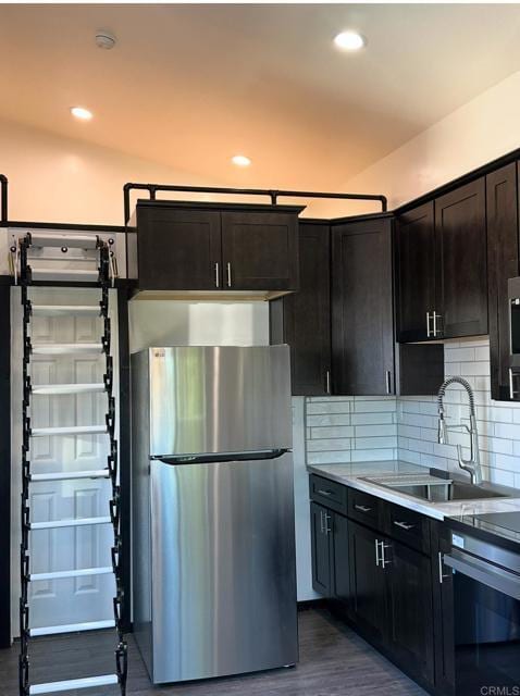 Building Photo - 2712 Elrose Dr