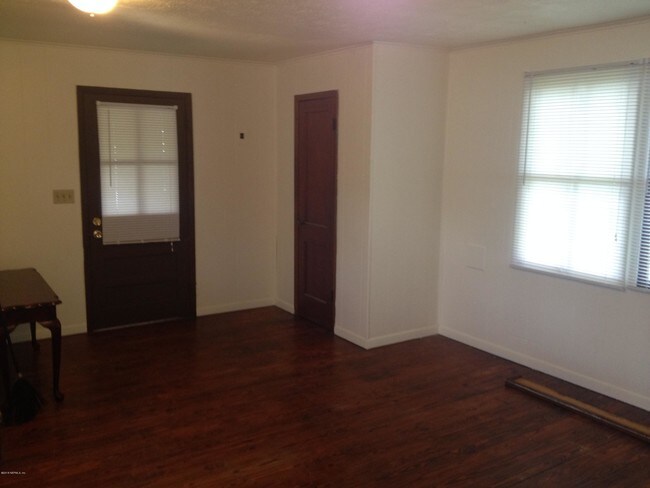 Building Photo - 826 Allison St