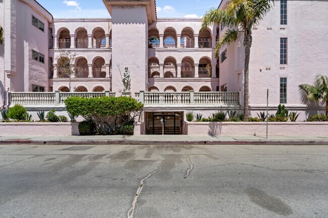 Foto del edificio - 6220 Pacific Ave