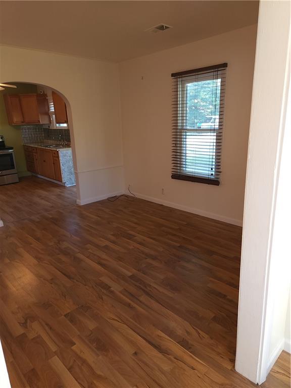 Foto del edificio - 6148 E 11th St