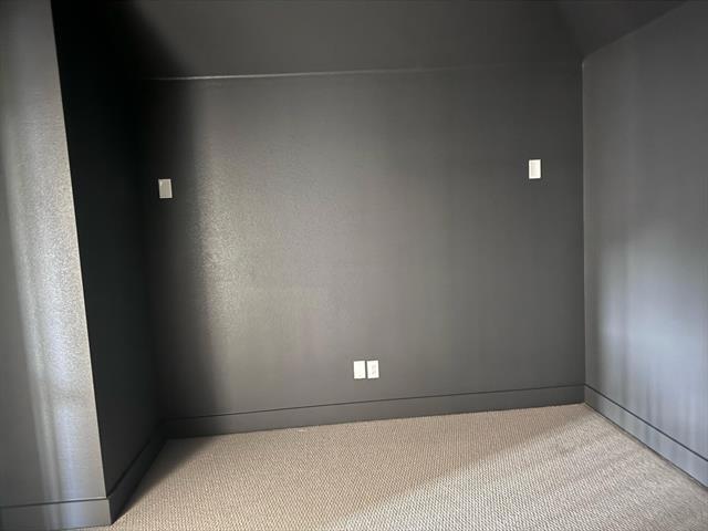 Building Photo - 529 Silbury St