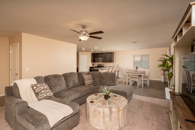 Building Photo - 1547 E Inouye Dr