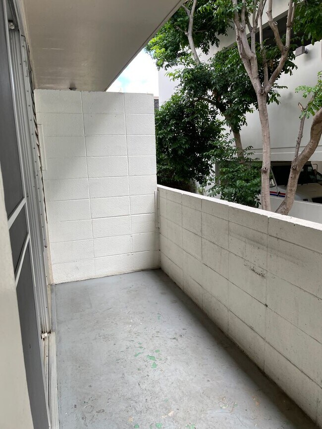 Building Photo - 2BD/1BA Apartment in Waikiki!