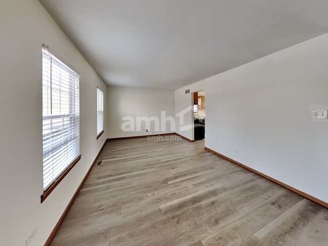 Building Photo - 4710 Peacock Ln