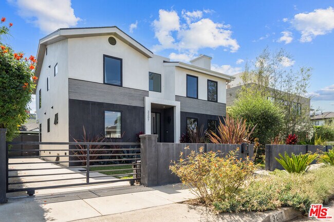 Foto del edificio - 3207 Thatcher Ave