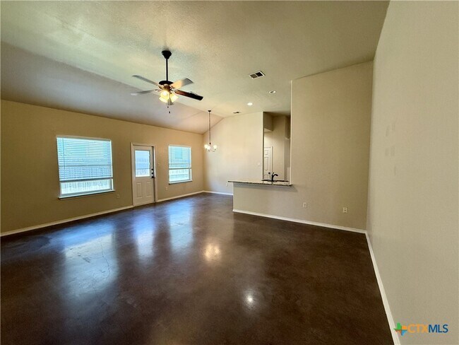 Foto del edificio - 424 Jack Rabbit Ln