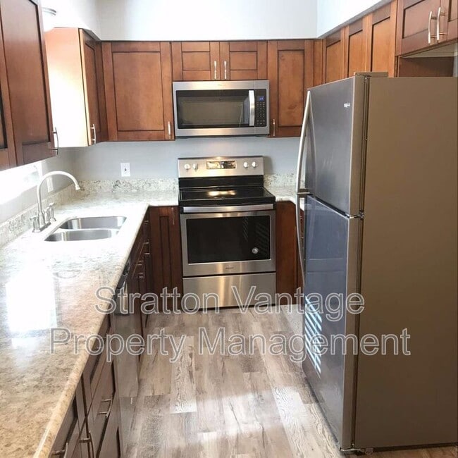 Building Photo - 848 N Stapley Dr