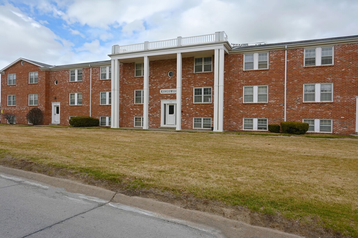 Primary Photo - Beautiful 2 Bedroom Apartment in the heart...
