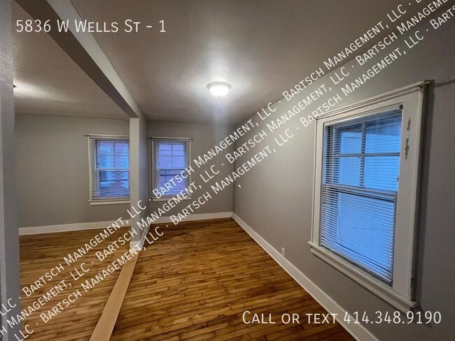 Foto del edificio - 5836 W Wells St