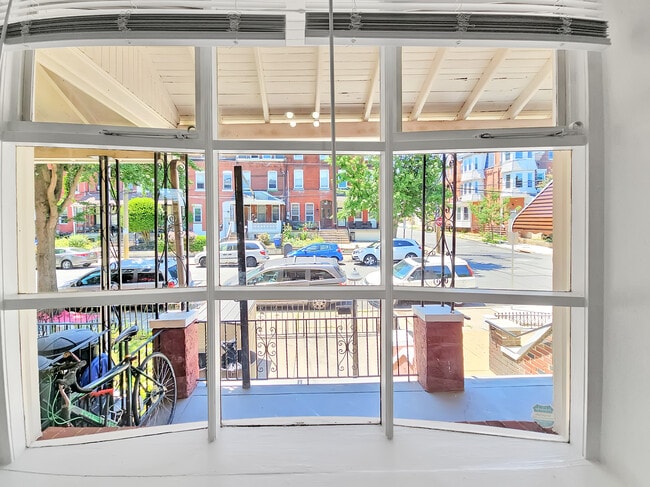 Building Photo - 637 N 32nd St