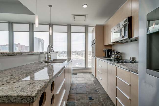 Building Photo - 5900 Mosteller Dr