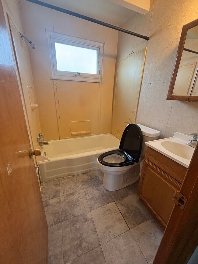 Foto del edificio - Maple Heights Townhome Section 8