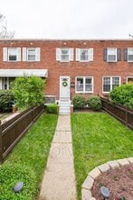 Building Photo - 629 S Henry St