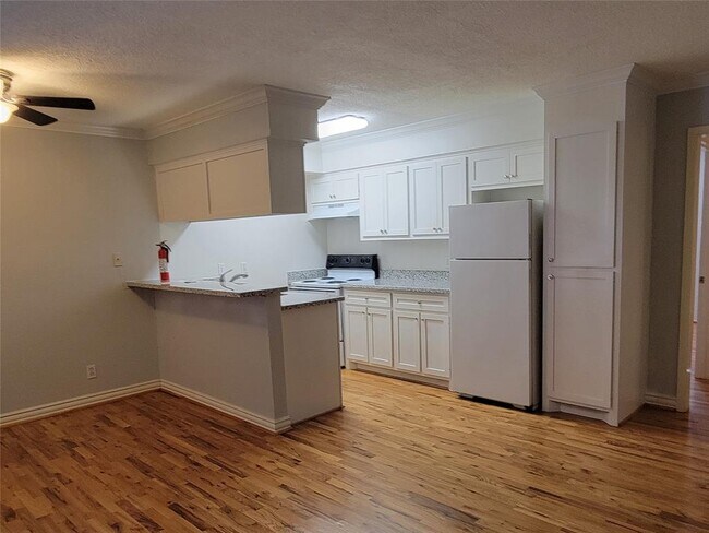 Foto del edificio - 425 E 9th St
