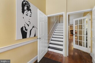 Building Photo - 835 E Lombard St