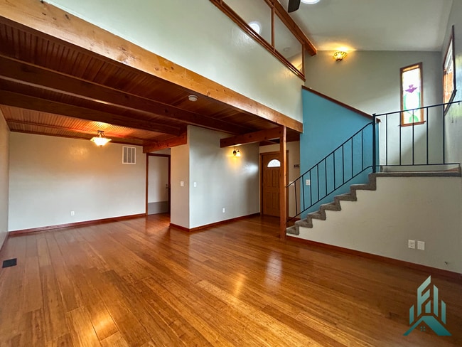 Building Photo - 1 bed/1 bath Townhome for Rent