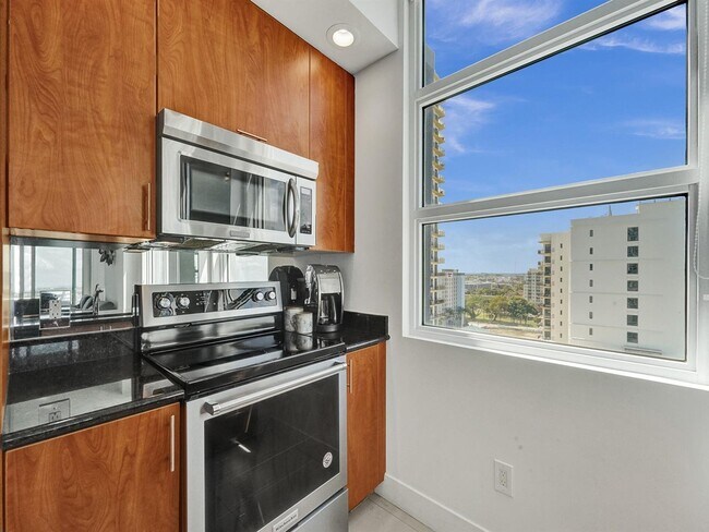 Foto del edificio - 315 Northeast 3rd Avenue Apt #1101, Fort L...