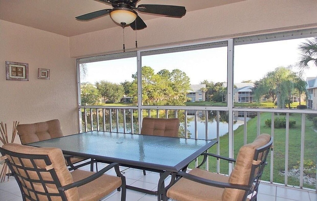 **COMFY COZY CONDO IN NORTH NAPLES** CLOS... - **COMFY COZY CONDO IN NORTH NAPLES**  CLOS...