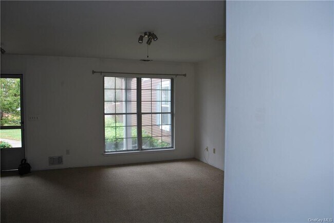 Building Photo - 39 Candlestick Ct