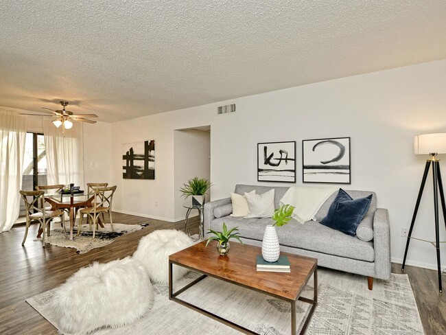 Building Photo - 3600 N Hills Dr