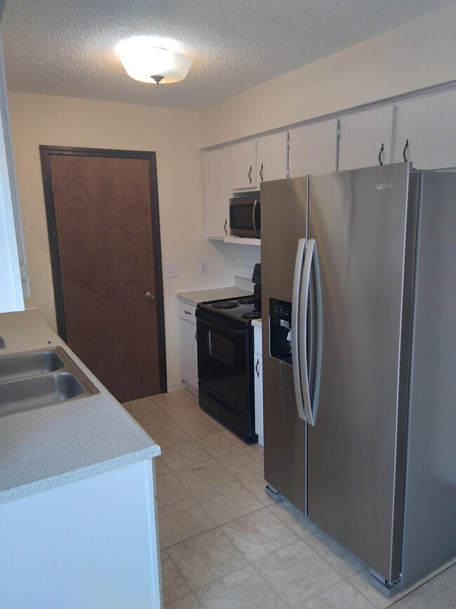 Building Photo - 2104 Timber Creek Dr