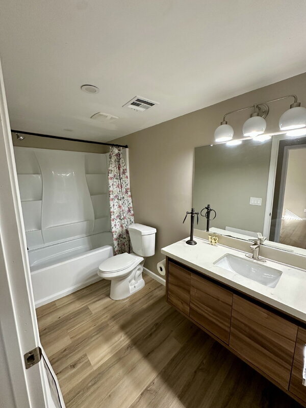 Foto del edificio - 2029 W Adams St