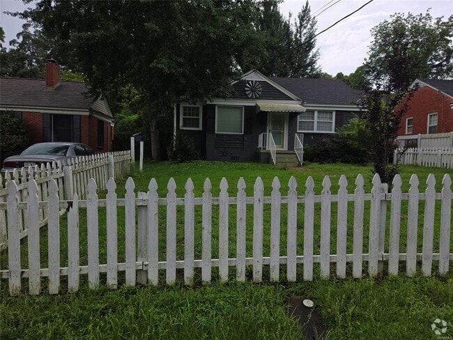 Building Photo - 110 Oak Forest Dr
