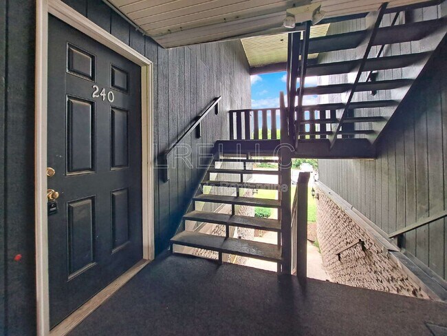Building Photo - 3500 Lodge Ln