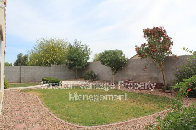 Building Photo - 4927 S Stonecreek Blvd
