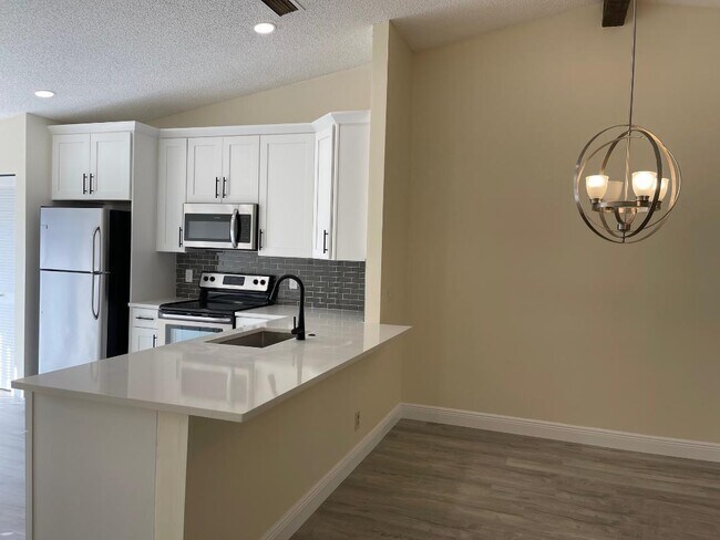 Foto del edificio - 541 Shady Pine Way