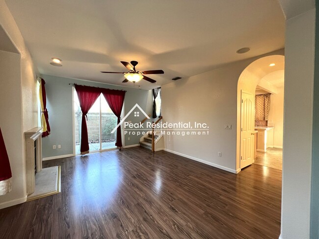 Foto del edificio - North Natomas 3bd/2.5ba House with 2 Car G...