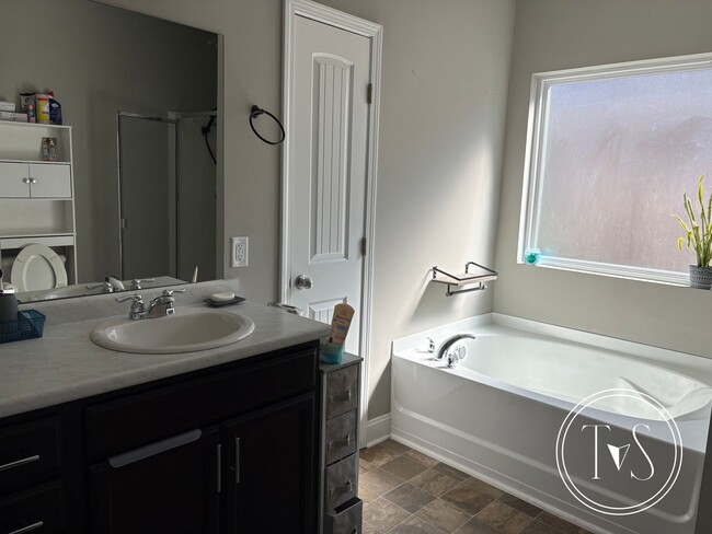 Building Photo - 244 Grayson Ave