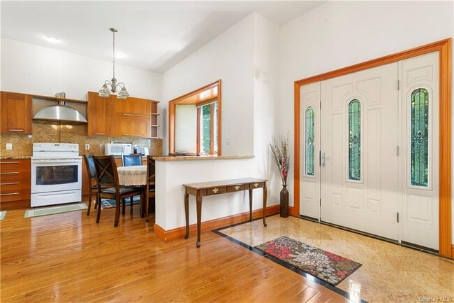 Building Photo - 227 Barger St
