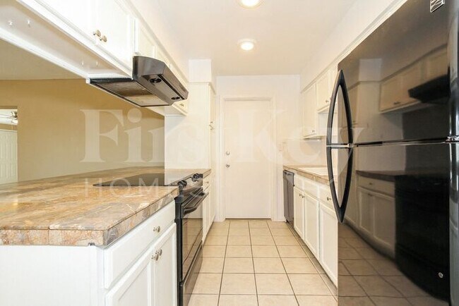 Building Photo - 3742 W Altadena Ave