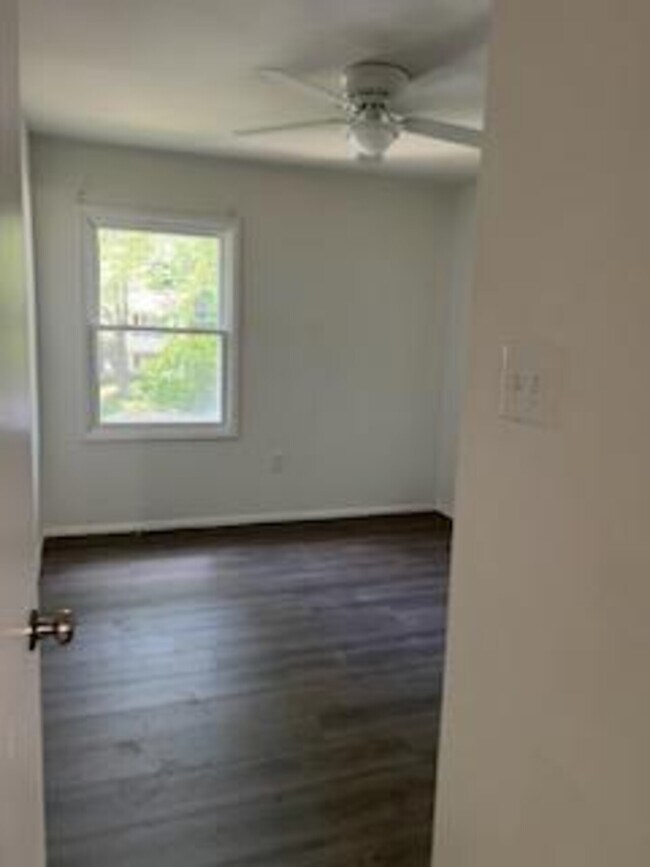 Building Photo - SCP 88 Garner Ave