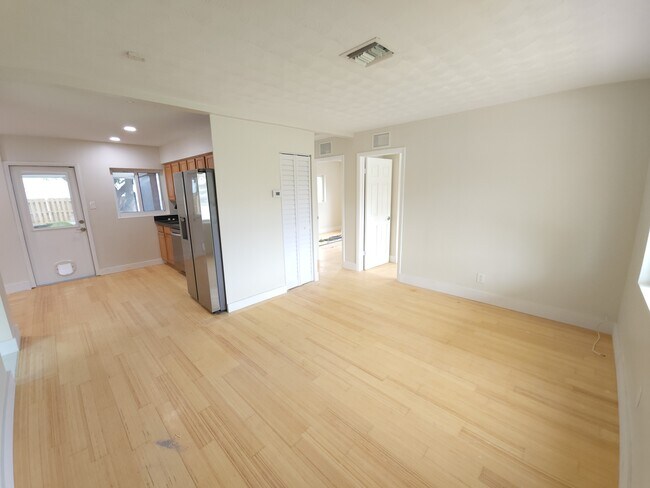 Building Photo - 201 NE 43rd St