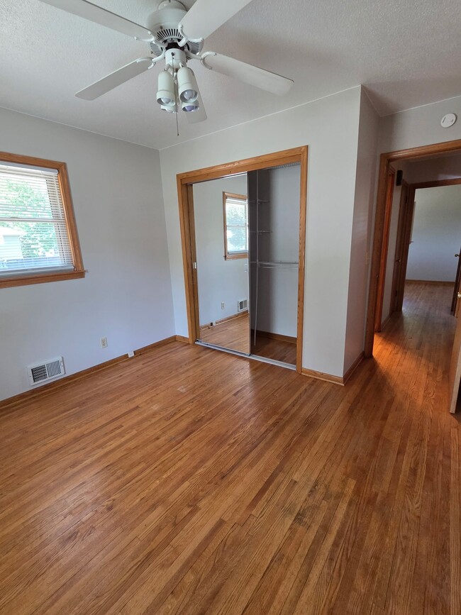 Building Photo - 401 46th Ave NE